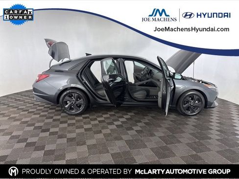 Certified 2022 Hyundai Elantra SEL image 16