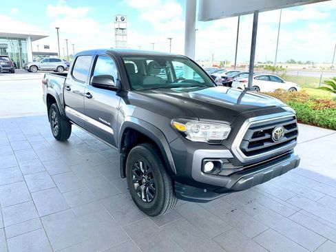 Used 2023 Toyota Tacoma SR5 image 3