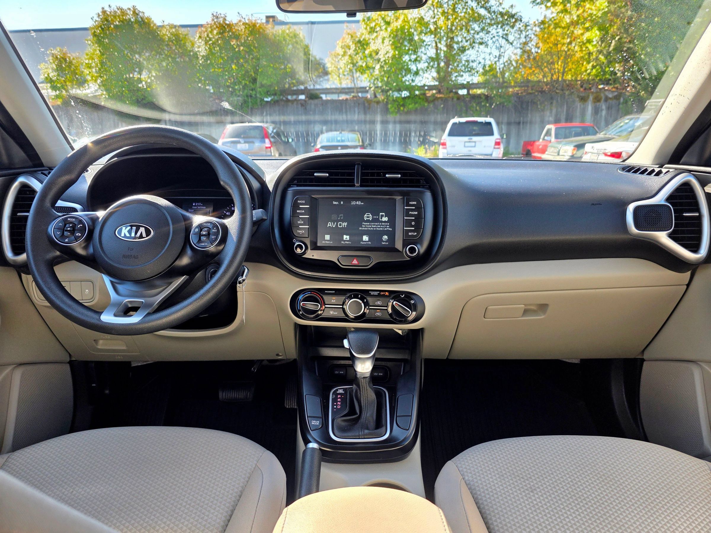 Used 2020 Kia Soul LX FWD image 19