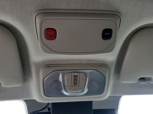 Used 2025 RAM ProMaster 2500 w/ Convenience Group image 29