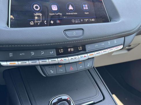 Used 2022 Cadillac XT4 Luxury w/ Cold Weather Package AWD/4WD image 29