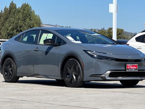 Used 2023 Toyota Prius Prime FWD image 7