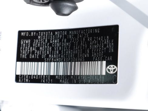 Used 2025 Toyota Corolla LE FWD image 35