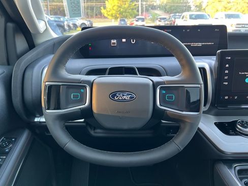 New 2025 Ford Expedition Active image 15