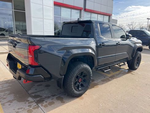 Used 2025 Toyota Tacoma TRD Pro image 3
