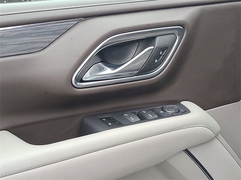 Used 2024 GMC Yukon SLT image 23