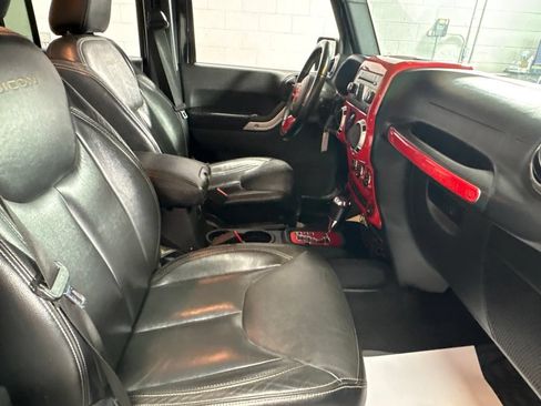 Used 2016 Jeep Wrangler Unlimited Rubicon AWD/4WD image 29