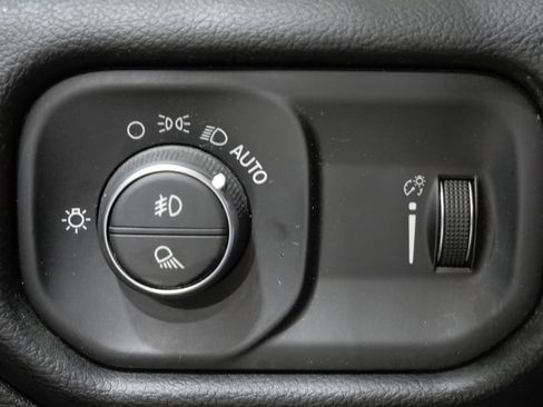 Used 2023 RAM 1500 Big Horn AWD/4WD image 12