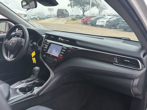 Used 2020 Toyota Camry LE w/ Carpet Mat Package image 15