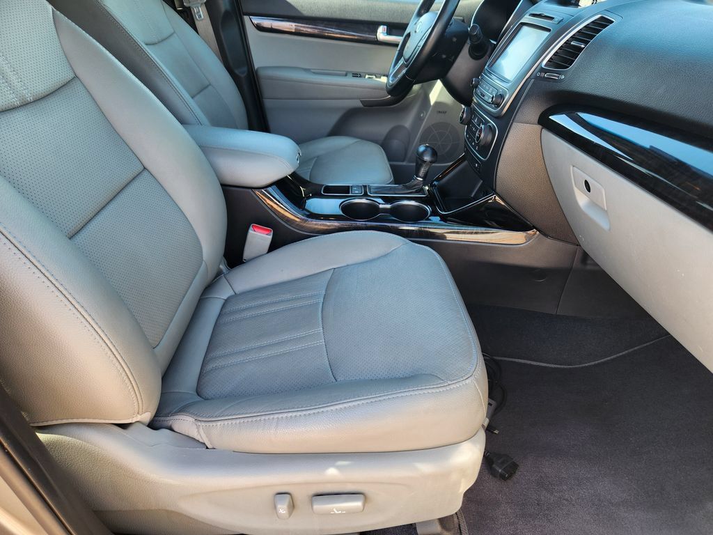 Used 2014 Kia Sorento SX w/ 3rd Row Package FWD image 15
