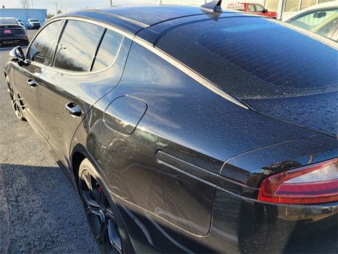 Used 2019 Kia Stinger GT2 image 5