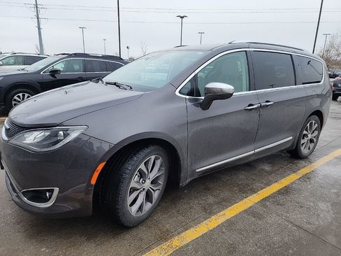 Used 2020 Chrysler Pacifica Limited w/ Tire & Wheel Group image 20