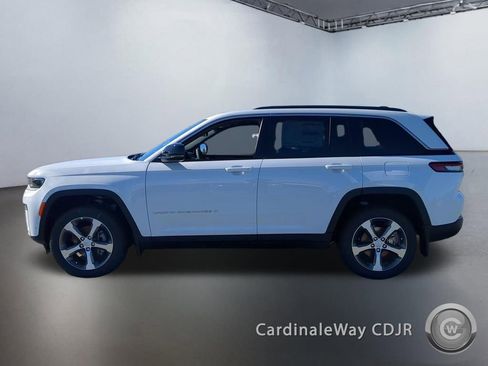 New 2026 Jeep Grand Cherokee Limited w/ Luxury Tech Group II AWD/4WD image 5