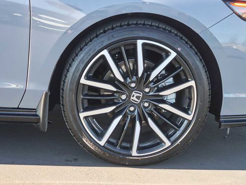 Used 2023 Honda Accord Touring image 9