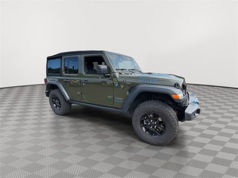 Used 2024 Jeep Wrangler Unlimited image 2