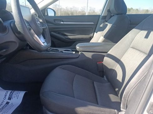 Used 2023 Nissan Altima 2.5 SV image 15