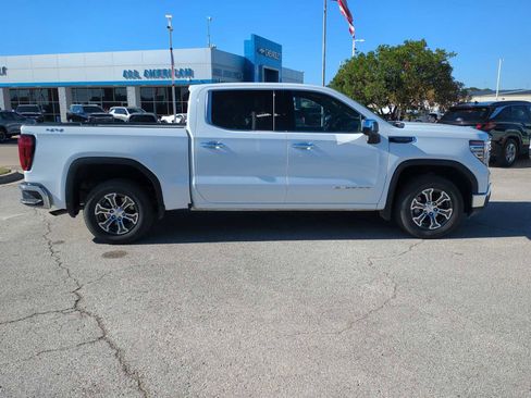 Used 2025 GMC Sierra 1500 SLT image 9
