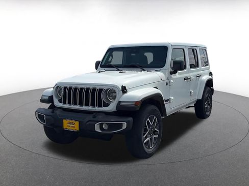 Used 2025 Jeep Wrangler Unlimited Sahara AWD/4WD image 7