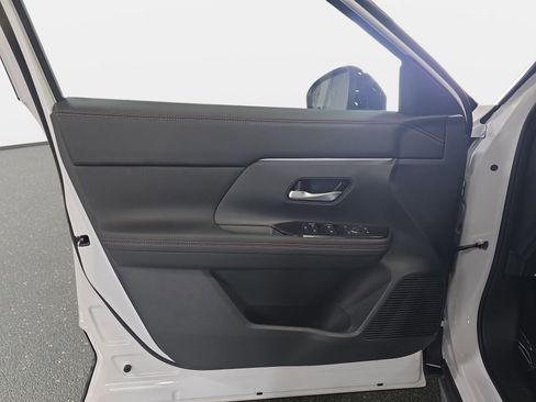 New 2026 Nissan Kicks SR w/ SR Premium Package image 26