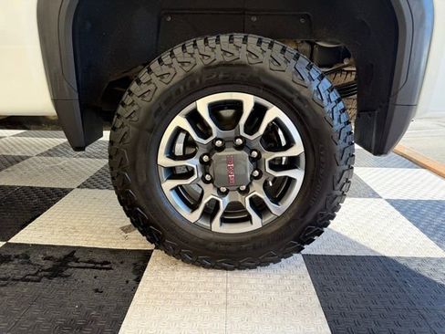 Used 2024 GMC Sierra 3500 SLT w/ SLT Premium Package image 13