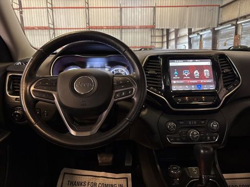 Used 2019 Jeep Cherokee Limited w/ Technology Group AWD/4WD image 23