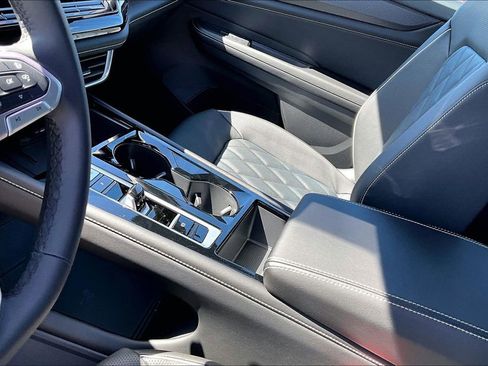 New 2026 Volkswagen Atlas Cross Sport SEL Premium R-Line image 23