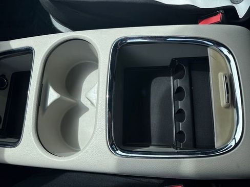 Used 2019 Dodge Grand Caravan SXT FWD image 26