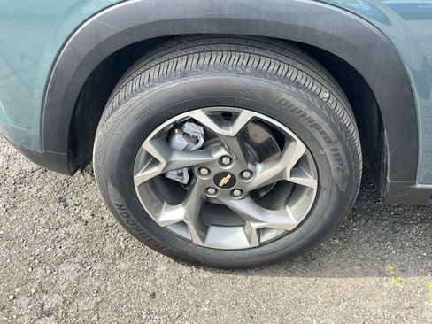 Used 2025 Chevrolet Trax LT w/ LT Convenience Package image 29