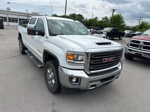 Used 2018 GMC Sierra 2500 SLT w/ Duramax Plus Package AWD/4WD image 19