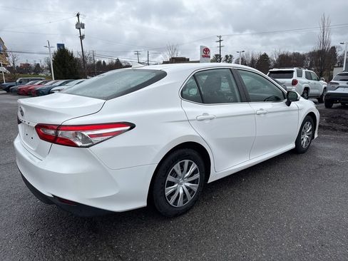 Certified 2019 Toyota Camry L image 5