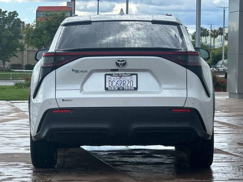 Used 2024 Toyota bZ4X XLE image 5