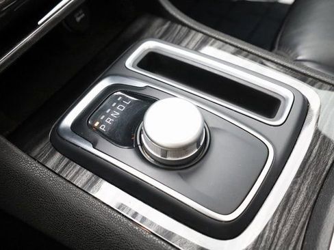 Used 2022 Chrysler 300 Touring L w/ Popular Equipment Group image 22