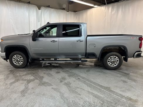 Used 2025 Chevrolet Silverado 2500 LT w/ Convenience Package image 2