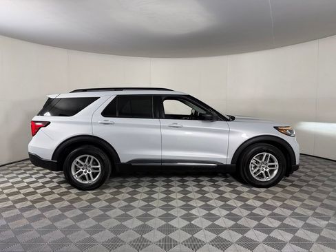 Used 2025 Ford Explorer Active RWD image 7