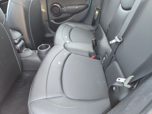 Used 2018 MINI Cooper 4-Door Hardtop FWD image 18