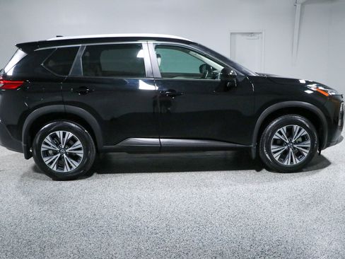 Used 2023 Nissan Rogue SV w/ SV Premium B Package FWD image 6