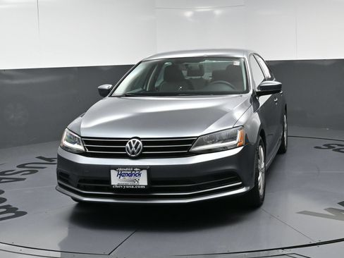 Used 2017 Volkswagen Jetta S w/ Jetta S Cold Weather Package FWD image 5