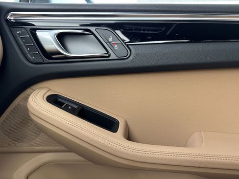 New 2026 Porsche Macan image 20