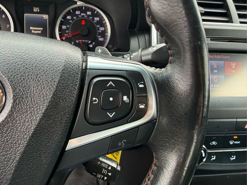 Used 2017 Toyota Camry SE FWD image 30