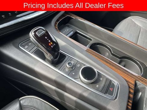 Used 2022 Cadillac Escalade Premium Luxury AWD/4WD image 40
