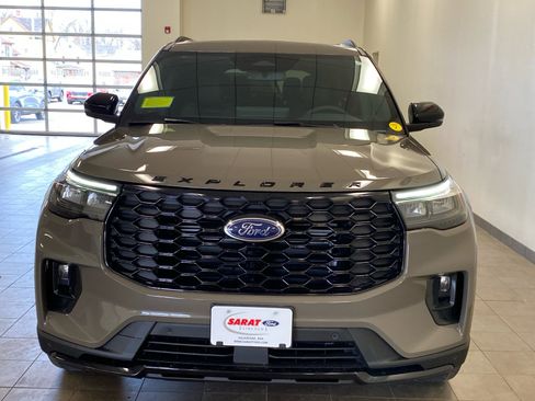 New 2026 Ford Explorer ST-Line w/ ST-Line Street Pack image 3
