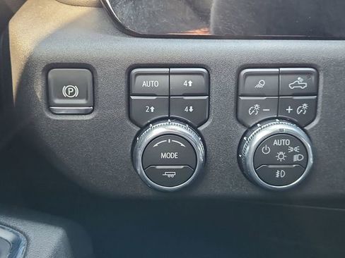 Used 2026 GMC Sierra 1500 Elevation w/ Elevation Premium Package AWD/4WD image 18