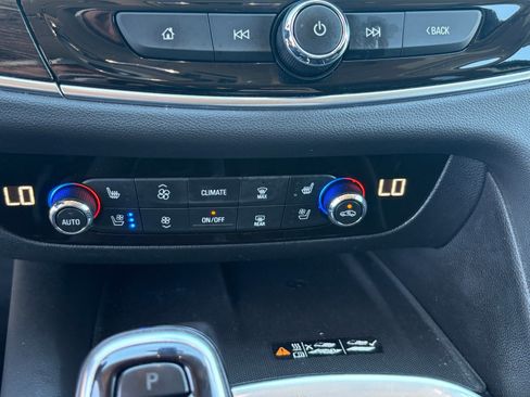Used 2021 Buick Enclave Avenir AWD/4WD image 27