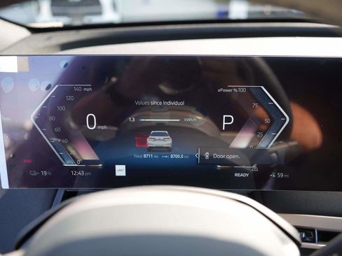 Used 2026 BMW iX xDrive45 w/ Premium Package image 17