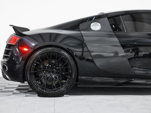 Used 2012 Audi R8 V10 w/ Enhanced Leather Pkg image 2