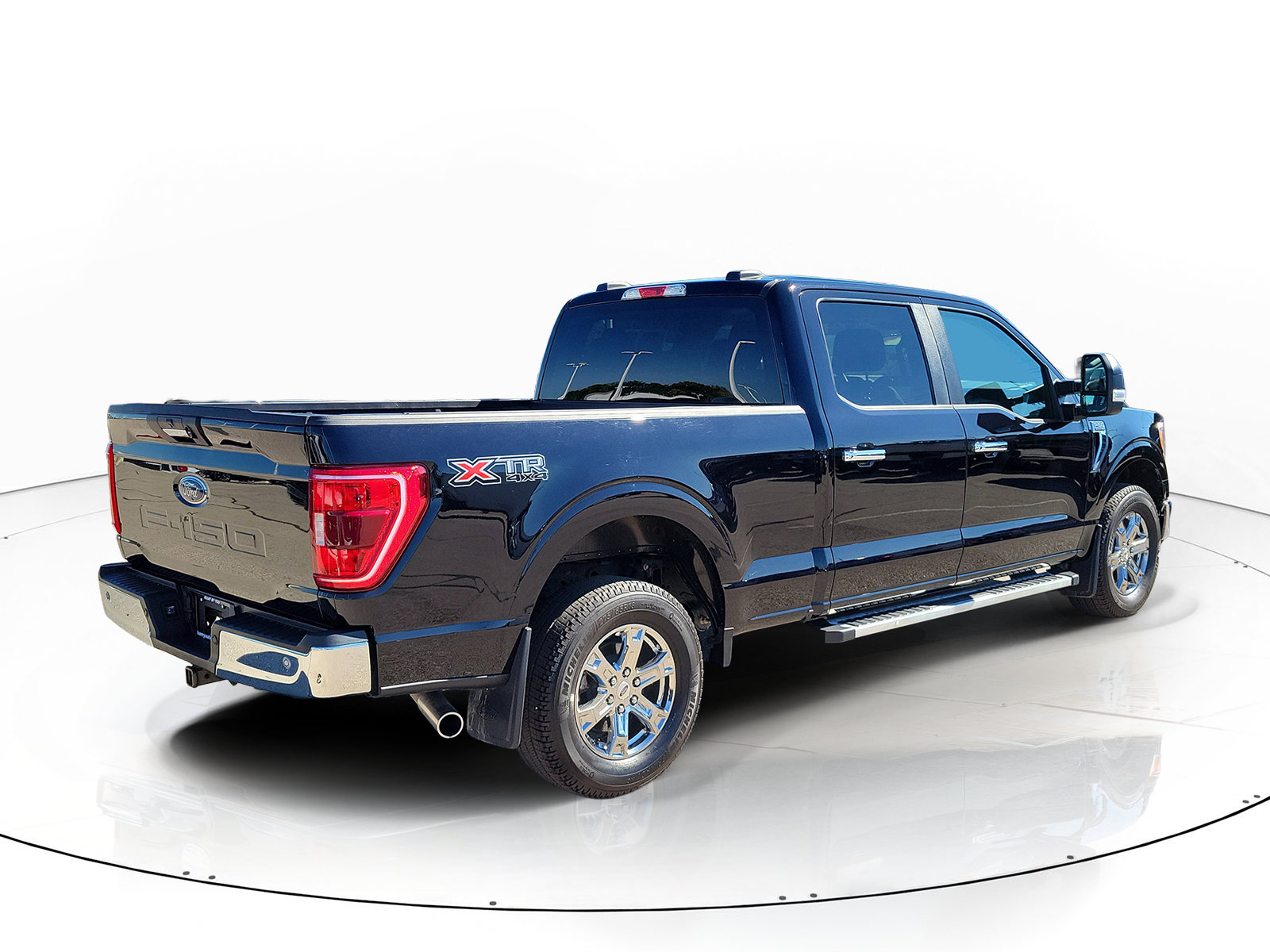 Used 2023 Ford F150 XLT w/ XTR Package AWD/4WD image 3
