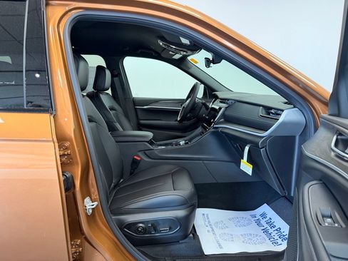 New 2026 Jeep Grand Cherokee Limited AWD/4WD image 14