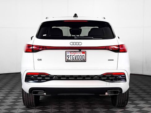 Certified 2025 Audi Q5 Premium w/ Convenience Package image 14