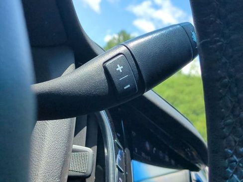 Used 2020 Cadillac Escalade Luxury AWD/4WD image 9