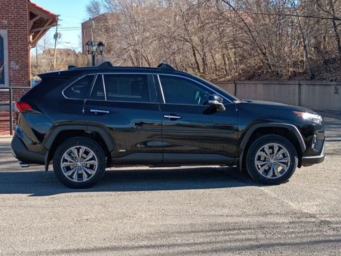 Used 2022 Toyota RAV4 Limited image 7